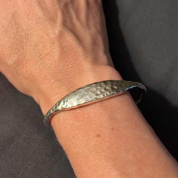Susan Shaw Hammered silver plated bracelet - Picture 3 of 3